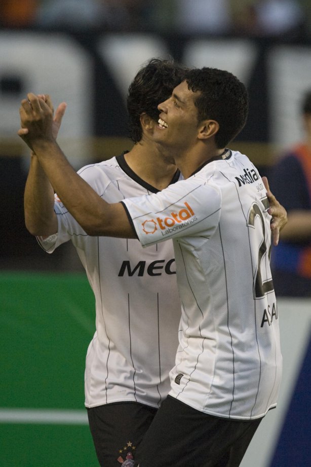 SP - FORTALEZA/CE X CORINTHIANS/SP - ESPORTES - durante partida válida pelo returno do Campeonato Brasileiro da segunda divisão de 2008, realizada no estádio Castelão, neste sábado a tarde