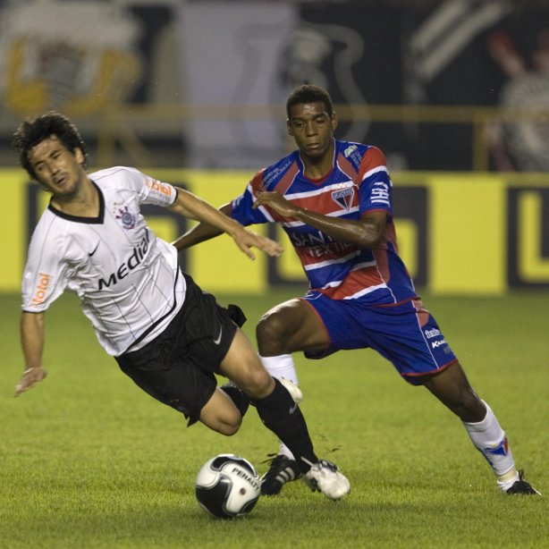 SP - FORTALEZA/CE X CORINTHIANS/SP - ESPORTES - durante partida válida pelo returno do Campeonato Brasileiro da segunda divisão de 2008, realizada no estádio Castelão, neste sábado a tarde