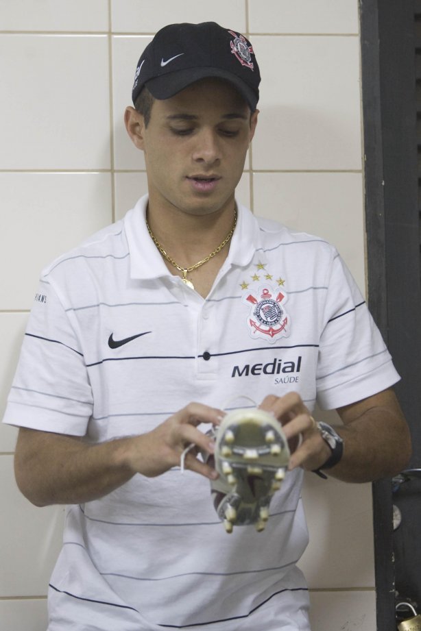 BSB - BRASILIENSE/BSB X CORINTHIANS/SP - ESPORTES - nos vestiários antes da partida válida pelo returno do Campeonato Brasileiro da segunda divisão de 2008, realizada no estádio Serejao/Serejão, nesta terca-feira a noite