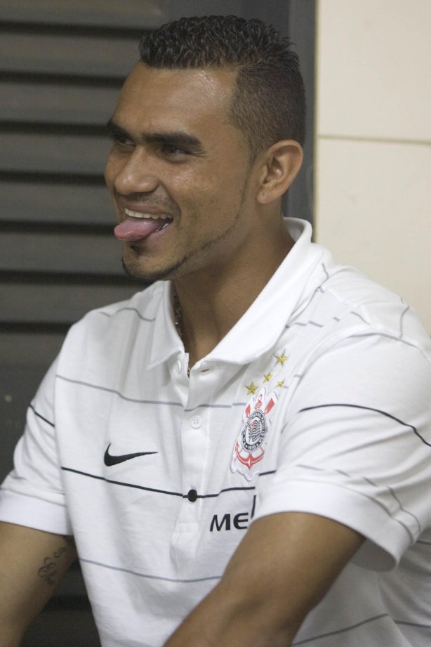 BSB - BRASILIENSE/BSB X CORINTHIANS/SP - ESPORTES - nos vestiários antes da partida válida pelo returno do Campeonato Brasileiro da segunda divisão de 2008, realizada no estádio Serejao/Serejão, nesta terca-feira a noite
