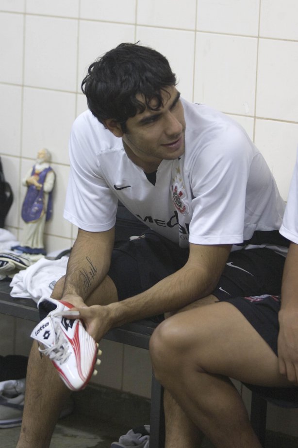 BSB - BRASILIENSE/BSB X CORINTHIANS/SP - ESPORTES - nos vestiários antes da partida válida pelo returno do Campeonato Brasileiro da segunda divisão de 2008, realizada no estádio Serejao/Serejão, nesta terca-feira a noite