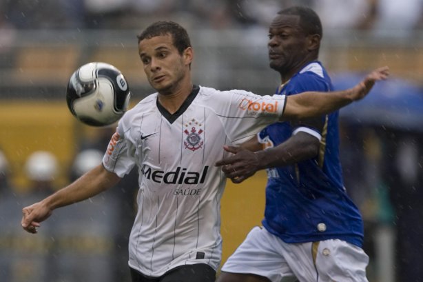 SP- CORINTHIANS/SP X SANTO ANDRE/SP - ESPORTES - durante partida válida pelo returno do Campeonato Brasileiro da segunda divisão de 2008, realizada no estádio do Pacaembu, zona oeste da cidade, neste sábado a tarde