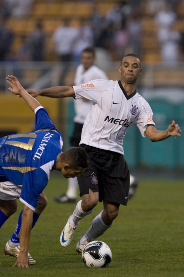 SP- CORINTHIANS/SP X SANTO ANDRE/SP - ESPORTES - durante partida válida pelo returno do Campeonato Brasileiro da segunda divisão de 2008, realizada no estádio do Pacaembu, zona oeste da cidade, neste sábado a tarde