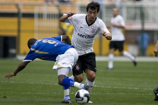 SP- CORINTHIANS/SP X SANTO ANDRE/SP - ESPORTES - durante a partida válida pelo returno do Campeonato Brasileiro da segunda divisão de 2008, realizada no estádio do Pacaembu, zona oeste da cidade, neste sábado a tarde