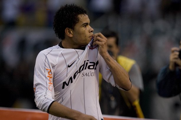 SP- CORINTHIANS/SP X SANTO ANDRE/SP - ESPORTES - durante partida válida pelo returno do Campeonato Brasileiro da segunda divisão de 2008, realizada no estádio do Pacaembu, zona oeste da cidade, neste sábado a tarde