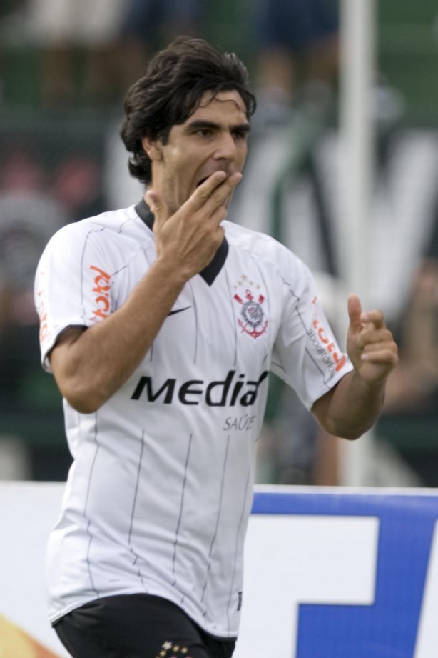 SP - CORINTHIANS/SP X VILA NOVA/GO - ESPORTES - durante a partida válida pelo returno do Campeonato Brasileiro Serie B, realizado no estádio do Pacaembu, zona oeste da cidade, neste sábado a tarde