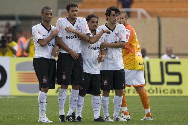 SP - CORINTHIANS/SP X VILA NOVA/GO - ESPORTES - durante a partida válida pelo returno do Campeonato Brasileiro Serie B, realizado no estádio do Pacaembu, zona oeste da cidade, neste sábado a tarde