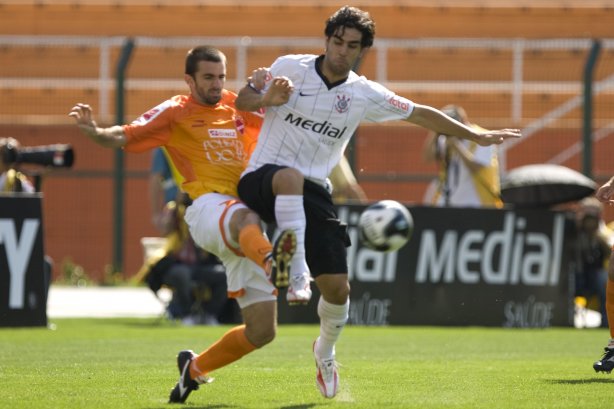 SP - CORINTHIANS/SP X VILA NOVA/GO - ESPORTES - durante a partida válida pelo returno do Campeonato Brasileiro Serie B, realizado no estádio do Pacaembu, zona oeste da cidade, neste sábado a tarde