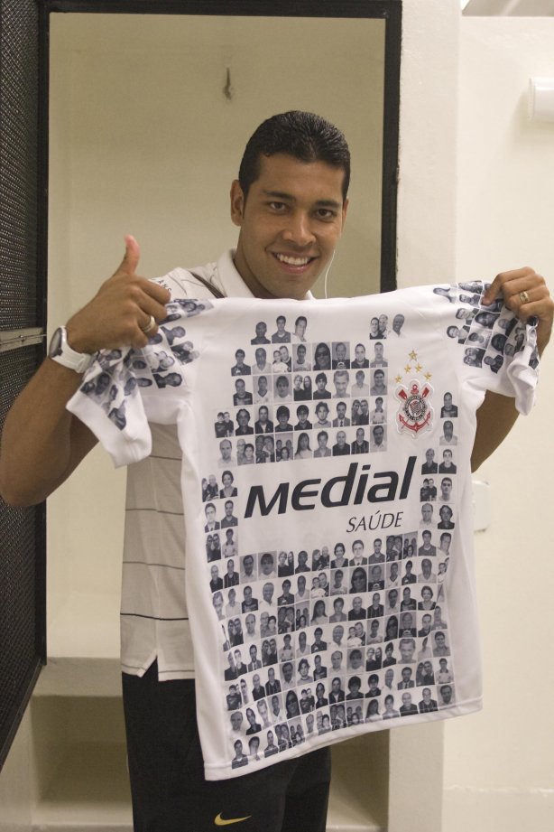 SP - CORINTHIANS/SP X AVAI/SC - ESPORTES - nos vestiários antes da partida válida pelo returno do Campeonato Brasileiro Serie B, realizado no estádio do Pacaembu, zona oeste da cidade, neste sábado a tarde