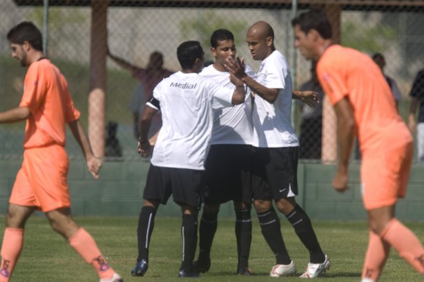 Durante jogo-treino do Corinthians contra o União Barbarense, realizado esta tarde no Spa Sport Resort, na cidade de Itu, interior de São Paulo, durante a pre-temporada de 2009; O time faz sua estreia no Campeonato Paulista no dia 22/01, contra o Barueri, no Pacaembu
