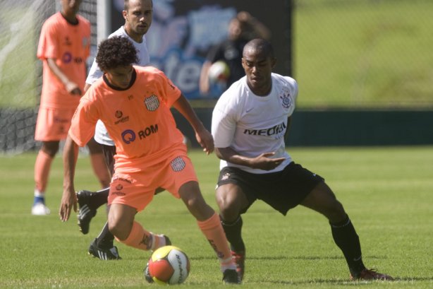 Durante jogo-treino do Corinthians contra o União Barbarense, realizado esta tarde no Spa Sport Resort, na cidade de Itu, interior de São Paulo, durante a pre-temporada de 2009; O time faz sua estreia no Campeonato Paulista no dia 22/01, contra o Barueri, no Pacaembu
