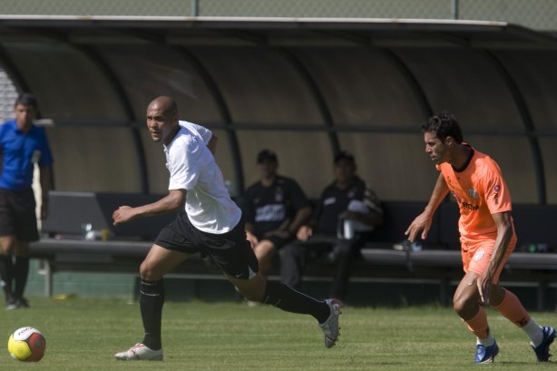 Durante jogo-treino do Corinthians contra o União Barbarense, realizado esta tarde no Spa Sport Resort, na cidade de Itu, interior de São Paulo, durante a pre-temporada de 2009; O time faz sua estreia no Campeonato Paulista no dia 22/01, contra o Barueri, no Pacaembu