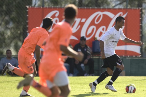 Durante jogo-treino do Corinthians contra o União Barbarense, realizado esta tarde no Spa Sport Resort, na cidade de Itu, interior de São Paulo, durante a pre-temporada de 2009; O time faz sua estreia no Campeonato Paulista no dia 22/01, contra o Barueri, no Pacaembu
