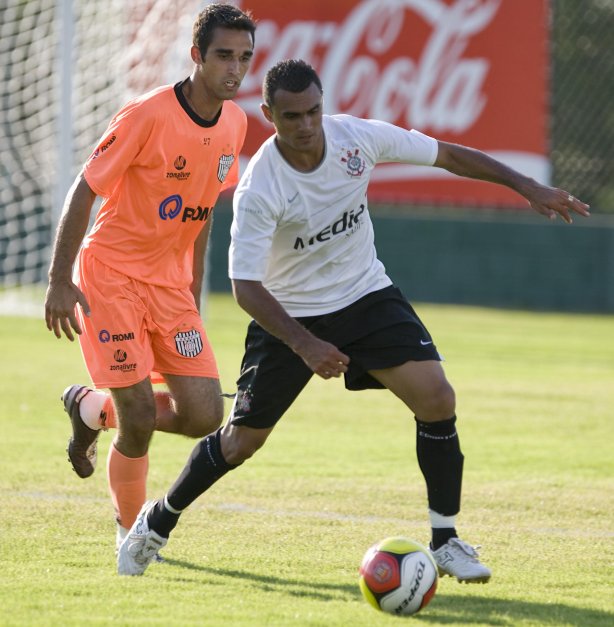 Durante jogo-treino do Corinthians contra o União Barbarense, realizado esta tarde no Spa Sport Resort, na cidade de Itu, interior de São Paulo, durante a pre-temporada de 2009; O time faz sua estreia no Campeonato Paulista no dia 22/01, contra o Barueri, no Pacaembu