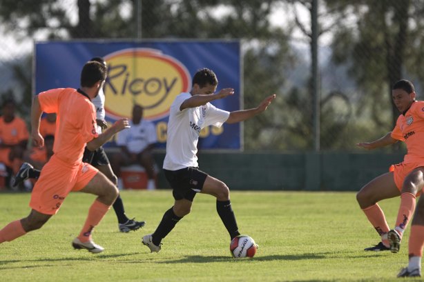 Durante jogo-treino do Corinthians contra o União Barbarense, realizado esta tarde no Spa Sport Resort, na cidade de Itu, interior de São Paulo, durante a pre-temporada de 2009; O time faz sua estreia no Campeonato Paulista no dia 22/01, contra o Barueri, no Pacaembu