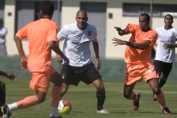 Durante jogo-treino do Corinthians contra o União Barbarense, realizado esta tarde no Spa Sport Resort, na cidade de Itu, interior de São Paulo, durante a pre-temporada de 2009; O time faz sua estreia no Campeonato Paulista no dia 22/01, contra o Barueri, no Pacaembu