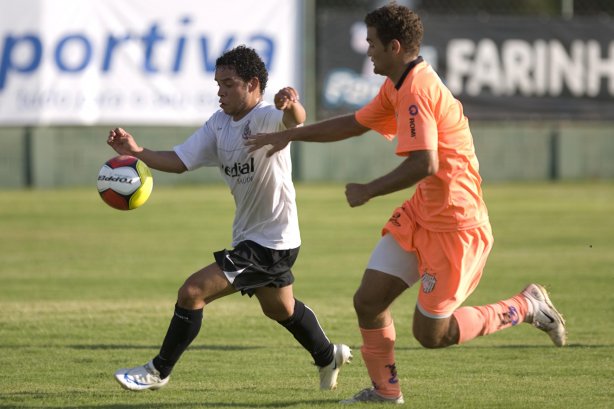 Durante jogo-treino do Corinthians contra o União Barbarense, realizado esta tarde no Spa Sport Resort, na cidade de Itu, interior de São Paulo, durante a pre-temporada de 2009; O time faz sua estreia no Campeonato Paulista no dia 22/01, contra o Barueri, no Pacaembu