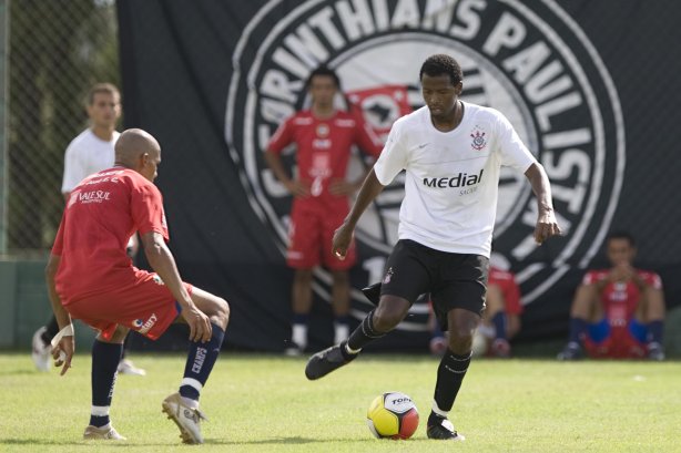 Durante o jogo-treino do Corinthians contra o São José realizado esta tarde no Spa Sport Resort, na cidade de Itu, interior de São Paulo, durante a pre-temporada de 2009; O time faz sua estreia no Campeonato Paulista no dia 22/01, contra o Barueri, no Pacaembu