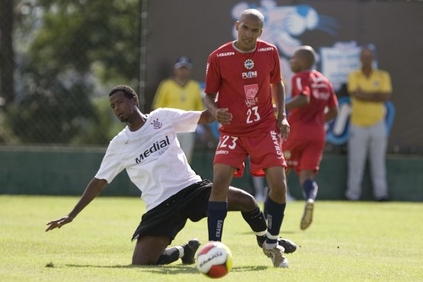 Durante o jogo-treino do Corinthians contra o São José realizado esta tarde no Spa Sport Resort, na cidade de Itu, interior de São Paulo, durante a pre-temporada de 2009; O time faz sua estreia no Campeonato Paulista no dia 22/01, contra o Barueri, no Pacaembu