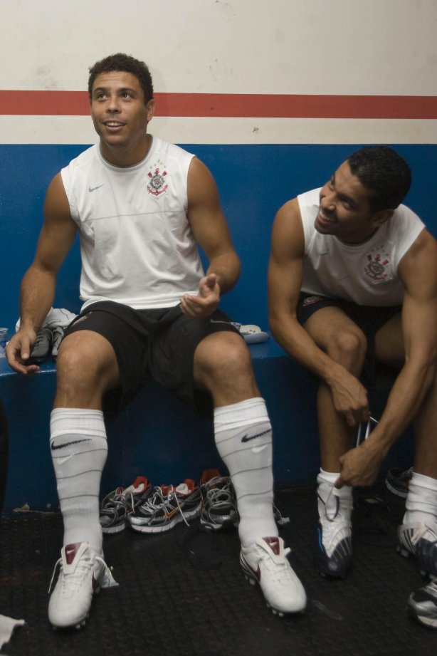 MARILIA X CORINTHIANS/SP - nos vestiários antes do jogo realizado esta noite no estádio Bento de Abreu, em Marilia, interior de São Paulo, válido pelo Campeonato Paulista de 2009