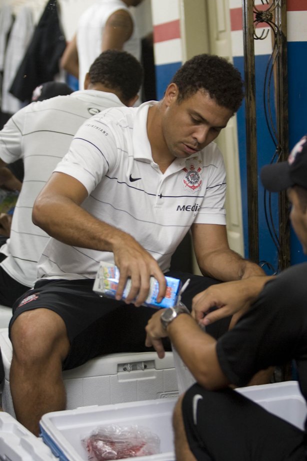MARILIA X CORINTHIANS/SP - nos vestiários antes do jogo realizado esta noite no estádio Bento de Abreu, em Marilia, interior de São Paulo, válido pelo Campeonato Paulista de 2009