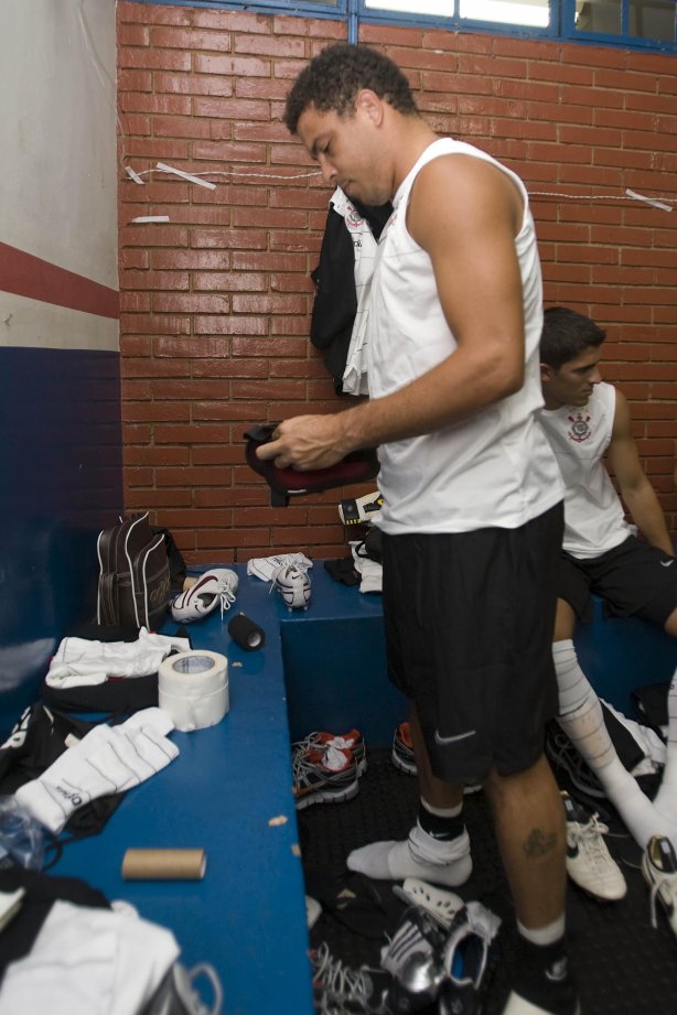 MARILIA X CORINTHIANS/SP - nos vestiários antes do jogo realizado esta noite no estádio Bento de Abreu, em Marilia, interior de São Paulo, válido pelo Campeonato Paulista de 2009
