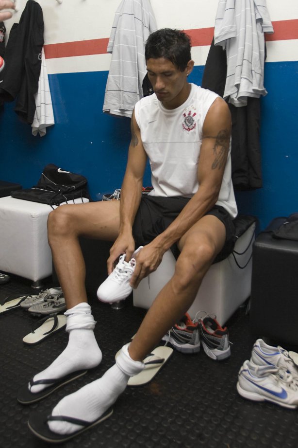 MARILIA X CORINTHIANS/SP - nos vestiários antes do jogo realizado esta noite no estádio Bento de Abreu, em Marilia, interior de São Paulo, válido pelo Campeonato Paulista de 2009