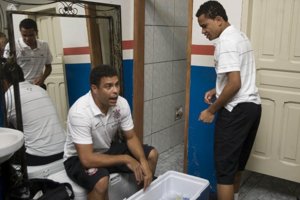 MARILIA X CORINTHIANS/SP - nos vestiários antes do jogo realizado esta noite no estádio Bento de Abreu, em Marilia, interior de São Paulo, válido pelo Campeonato Paulista de 2009