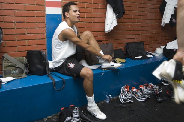 MARILIA X CORINTHIANS/SP - nos vestiários antes do jogo realizado esta noite no estádio Bento de Abreu, em Marilia, interior de São Paulo, válido pelo Campeonato Paulista de 2009