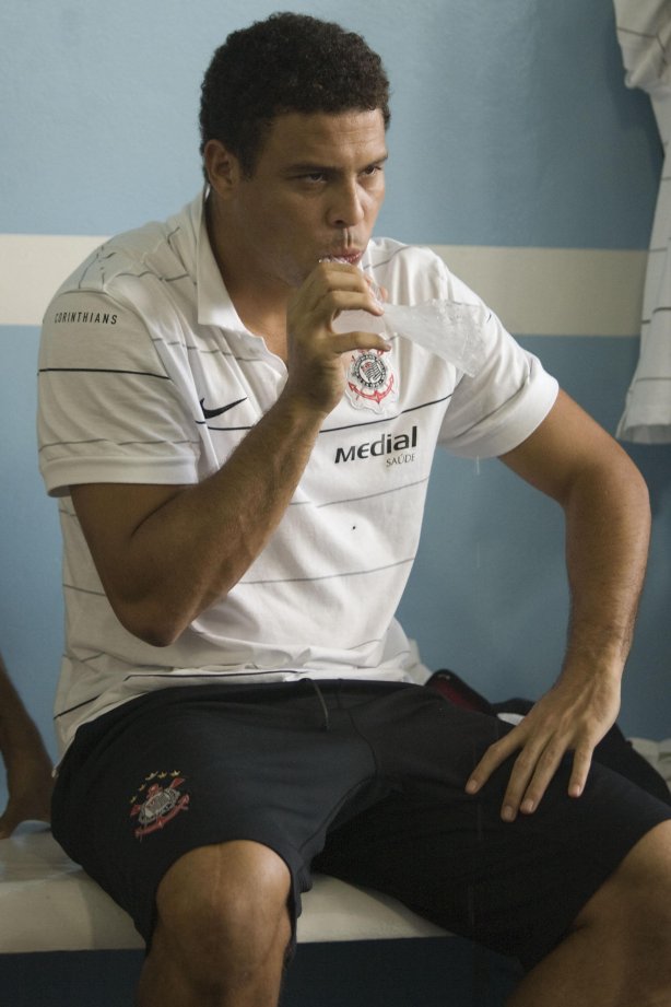 Presidente Prudente/SP - ESPORTES - PALMEIRAS/SP X CORINTHIANS/SP - nos vestiários antes do jogo realizado esta tarde no estádio Eduardo José Farh, em Presidente Prudente, interior de São Paulo, válido pelo Campeonato Paulista de 2009