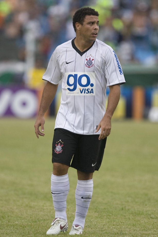 Presidente Prudente/SP - ESPORTES - PALMEIRAS/SP X CORINTHIANS/SP - em um lance durante o jogo realizado esta tarde no estádio Eduardo José Farh, em Presidente Prudente, interior de São Paulo, válido pelo Campeonato Paulista de 2009