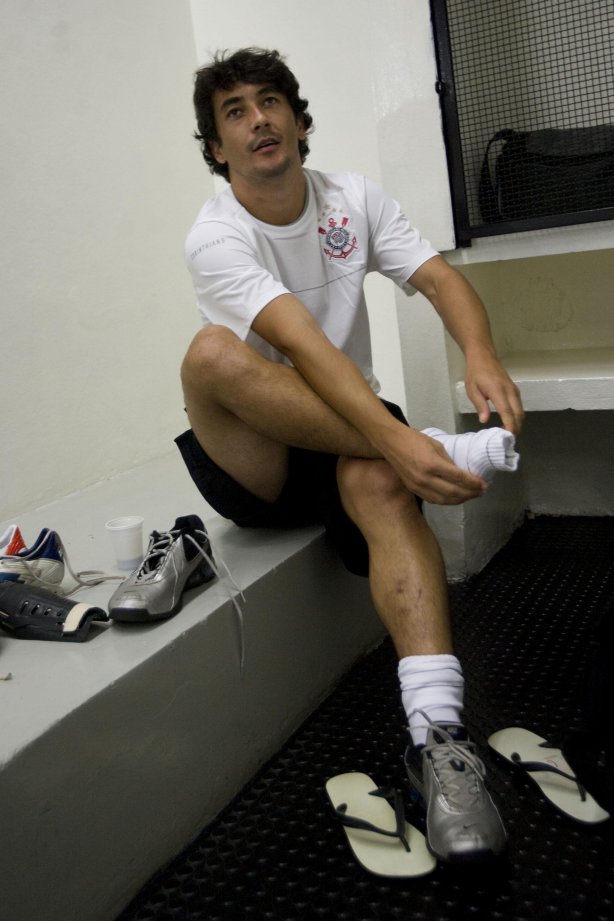 CORINTHIANS/SP X SAO CAETANO/SAO CAETANO DO SUL - nos vestiários antes da partida realizada esta noite no estádio do Pacaembu, zona oeste da cidade, válido pelo Campeonato Paulista de 2009