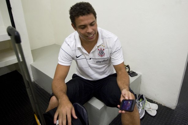 CORINTHIANS/SP X SAO CAETANO/SAO CAETANO DO SUL - nos vestiários antes da partida realizada esta noite no estádio do Pacaembu, zona oeste da cidade, válido pelo Campeonato Paulista de 2009