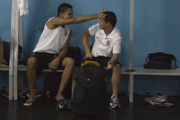 SANTO ANDRE/SP X CORINTHIANS/SP - nos vestiáriosantes da partida realizada esta tarde no estádio Bruno José Daniel, em Santo André, válido pelo Campeonato Paulista de 2009