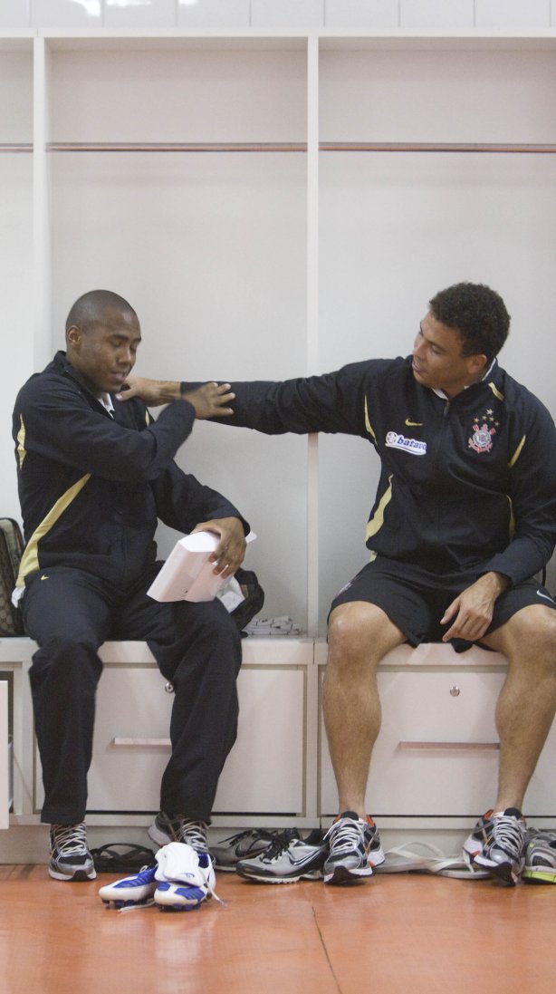 ATLETICO PARANAENSE/PR X CORINTHIANS/SP - nos vestiários antes da partida realizada esta noite no estádio da Arena da Baixada, em Curitiba, no jogo de ida válido pelas oitavas-de-final da Copa do Brasil 2009