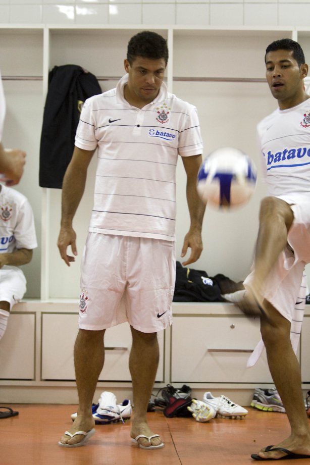 ATLETICO PARANAENSE/PR X CORINTHIANS/SP - nos vestiários antes da partida realizada esta noite no estádio da Arena da Baixada, em Curitiba, no jogo de ida válido pelas oitavas-de-final da Copa do Brasil 2009