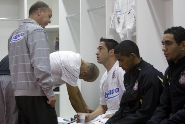 ATLETICO PARANAENSE/PR X CORINTHIANS/SP - nos vestiários antes da partida realizada esta noite no estádio da Arena da Baixada, em Curitiba, no jogo de ida válido pelas oitavas-de-final da Copa do Brasil 2009