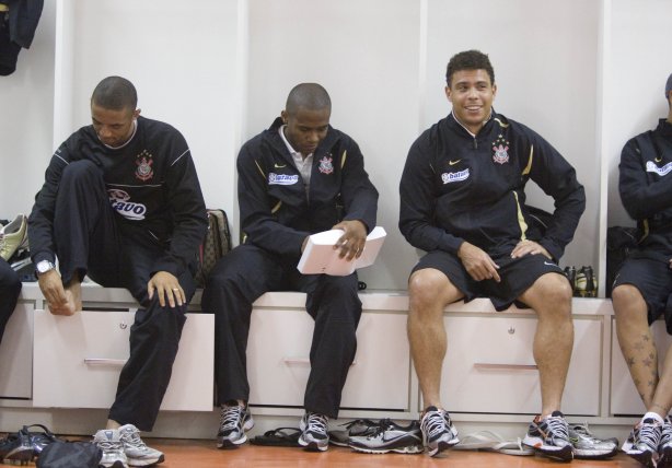 ATLETICO PARANAENSE/PR X CORINTHIANS/SP - nos vestiários antes da partida realizada esta noite no estádio da Arena da Baixada, em Curitiba, no jogo de ida válido pelas oitavas-de-final da Copa do Brasil 2009