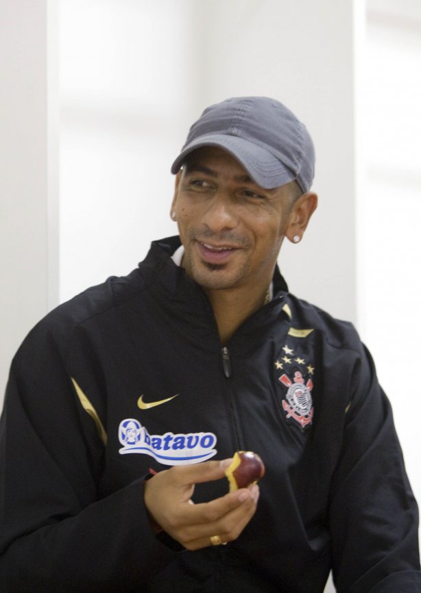 ATLETICO PARANAENSE/PR X CORINTHIANS/SP - nos vestiários antes da partida realizada esta noite no estádio da Arena da Baixada, em Curitiba, no jogo de ida válido pelas oitavas-de-final da Copa do Brasil 2009