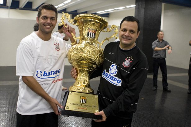 CORINTHIANS/SP X SANTOS/SANTOS - em um lance da partida realizada esta tarde no estádio do Pacaembu, zona oeste da cidade, na decisão do Campeonato Paulista de 2009