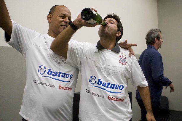 CORINTHIANS/SP X SANTOS/SANTOS - em um lance da partida realizada esta tarde no estádio do Pacaembu, zona oeste da cidade, na decisão do Campeonato Paulista de 2009