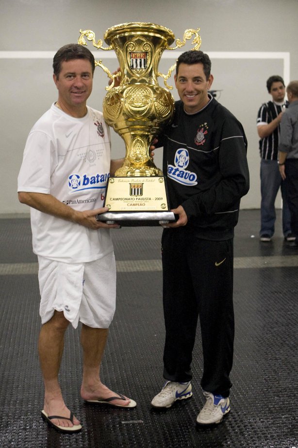 CORINTHIANS/SP X SANTOS/SANTOS - em um lance da partida realizada esta tarde no estádio do Pacaembu, zona oeste da cidade, na decisão do Campeonato Paulista de 2009