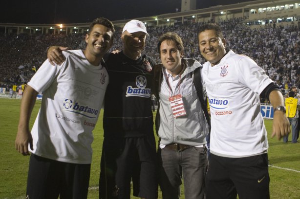CORINTHIANS/SP X SANTOS/SANTOS - em um lance da partida realizada esta tarde no estádio do Pacaembu, zona oeste da cidade, na decisão do Campeonato Paulista de 2009