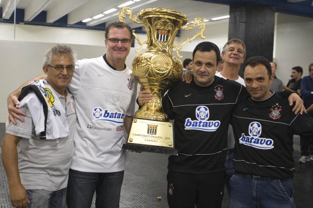 CORINTHIANS/SP X SANTOS/SANTOS - em um lance da partida realizada esta tarde no estádio do Pacaembu, zona oeste da cidade, na decisão do Campeonato Paulista de 2009