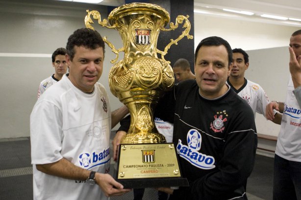 CORINTHIANS/SP X SANTOS/SANTOS - em um lance da partida realizada esta tarde no estádio do Pacaembu, zona oeste da cidade, na decisão do Campeonato Paulista de 2009