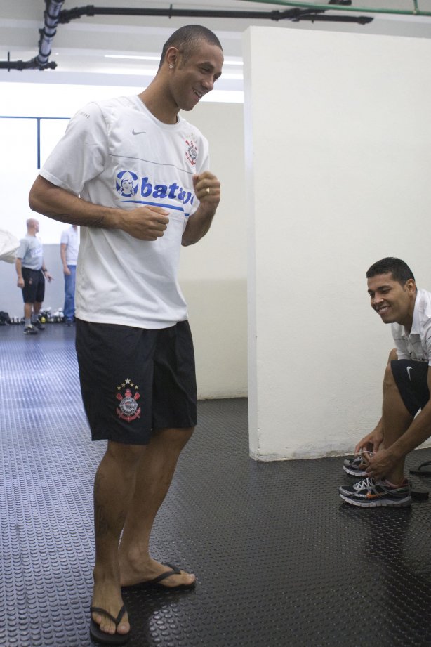CORINTHIANS/SP X SANTOS/SANTOS - nos vestiários antes da partida realizada esta tarde no estádio do Pacaembu, zona oeste da cidade, na decisão do Campeonato Paulista de 2009
