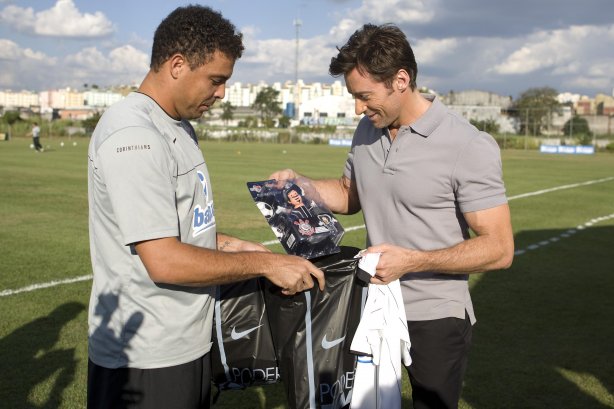 O ator Hugh Jackman, o Volverine, veio ao Brasil para divulgar o filme X-Men- origens e quia conhecer o atacante Ronaldo antes do treino do Corinthians realizado esta tarde no Parque Ecológico do Tiete, na zona leste da cidade