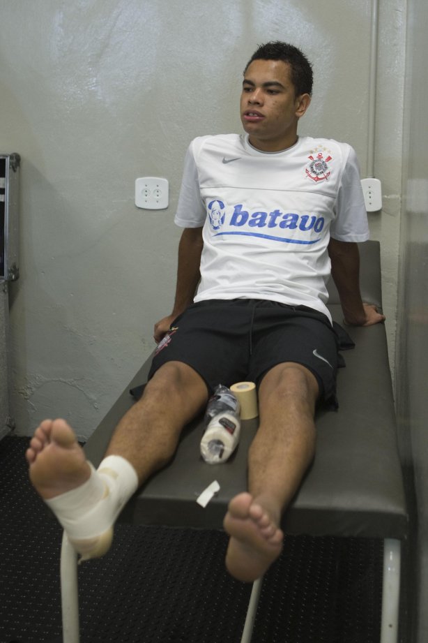 CORINTHIANS/SP X ATLETICO PARANAENSE/PR - nos vestiários antes da partida realizada esta noite no estádio do Pacaembu, zona oeste da cidade, na decisão da vaga pelas oitavas de final da Copa do Brasil 2009