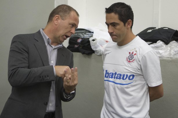 CORINTHIANS/SP X ATLETICO PARANAENSE/PR - nos vestiários antes da partida realizada esta noite no estádio do Pacaembu, zona oeste da cidade, na decisão da vaga pelas oitavas de final da Copa do Brasil 2009