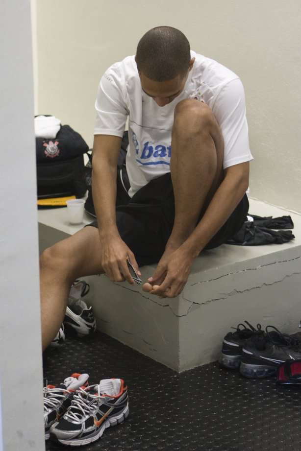 CORINTHIANS/SP X INTERNACIONAL/RS - nos vestiários antes da partida realizada esta tarde no estádio do Pacaembu, zona oeste da cidade, na primeira partida pelo Campeonato Brasileiro de 2009